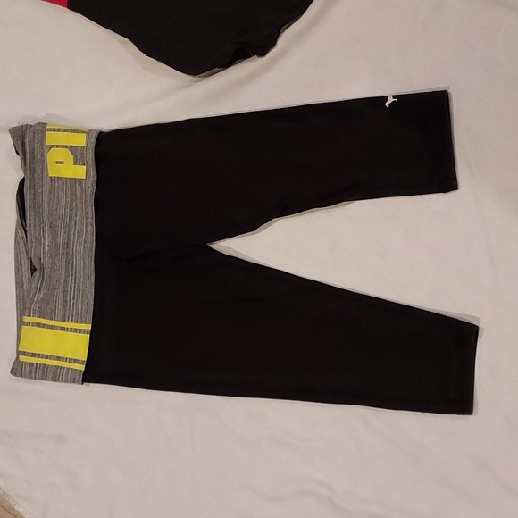 2 Women's Victoria's Secret Yoga Pants Size S - Picture 3 of 9